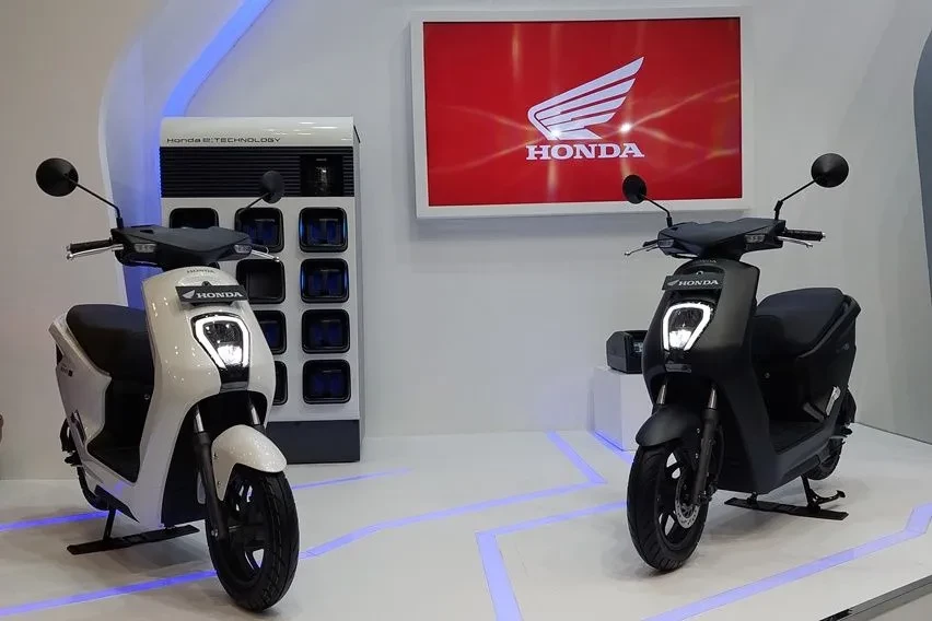 Honda ra mắt xe máy điện đầu tiên
